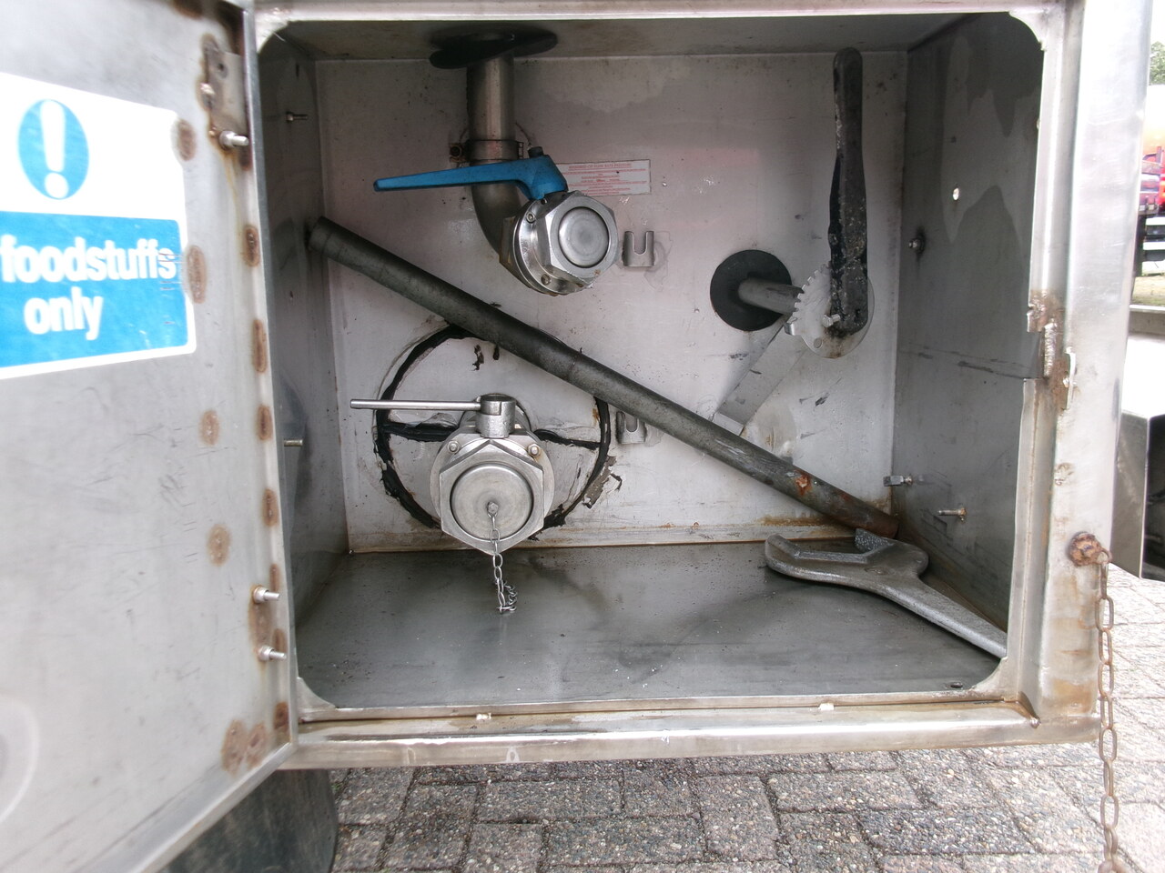 Semirremolque cisterna para transporte de alimentos Magyar Food tank inox 30 m3 / 1 comp: foto 5