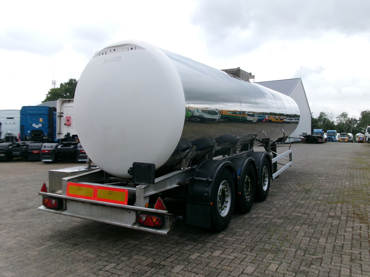Semirremolque cisterna para transporte de alimentos Magyar Food tank inox 30 m3 / 1 comp: foto 3