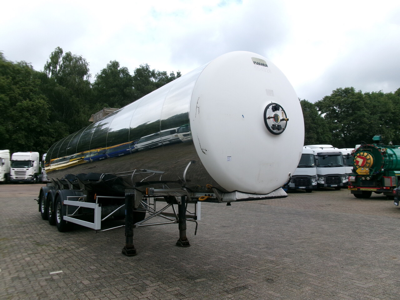Semirremolque cisterna para transporte de alimentos Magyar Food tank inox 30 m3 / 1 comp: foto 2