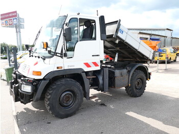 Camión volquete UNIMOG U300