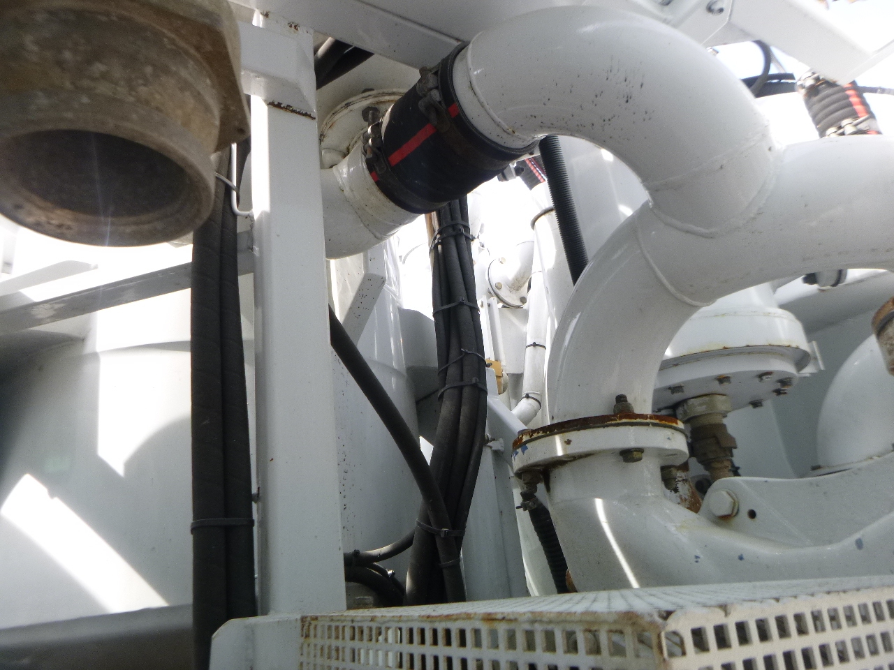 Limpieza de alcantarillado Mercedes Actros 3241 8x4 RHD Huwer vacuum tank / hydrocureur 15 m3: foto 9