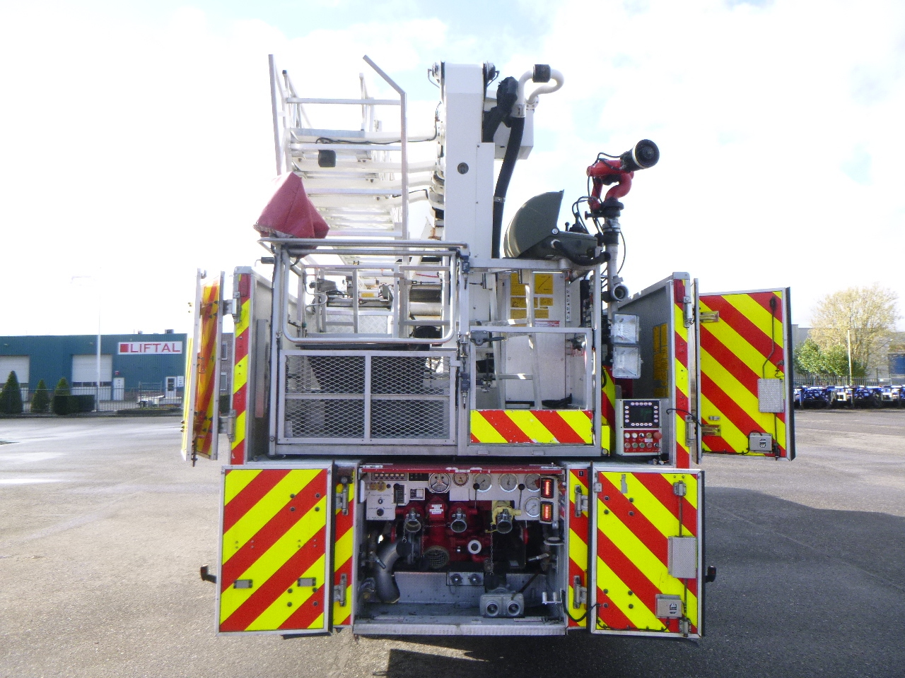 Camión de bomberos Scania P310 6x2 RHD fire truck + pump, ladder & manlift: foto 12