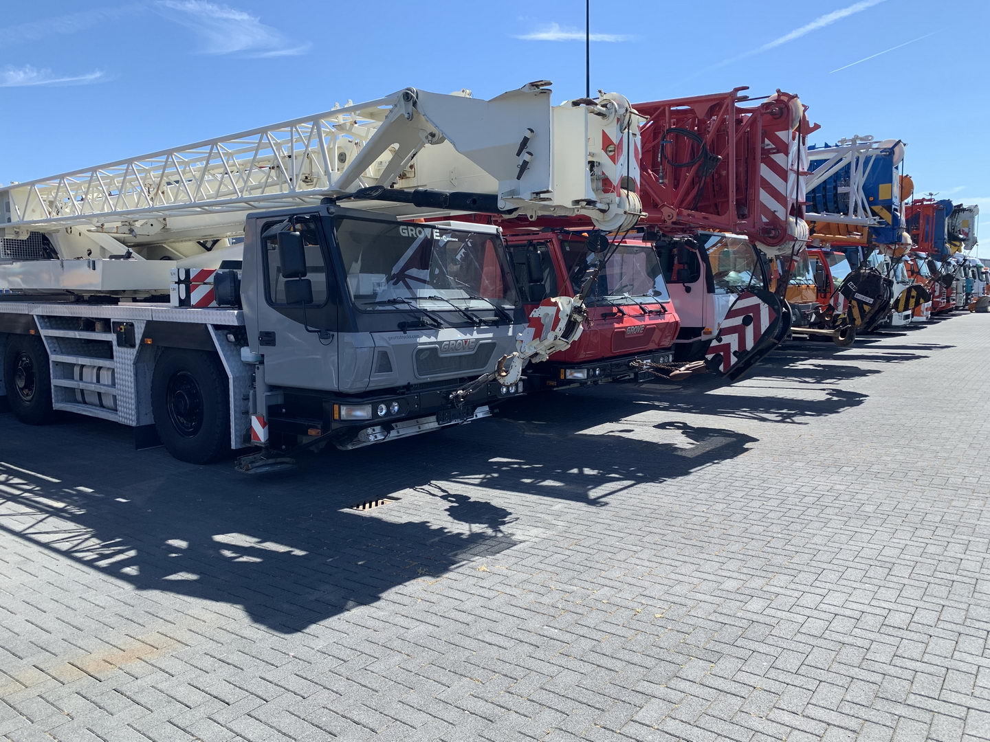 Geurts Trucks B.V. - Camiones DAF undefined: foto 7