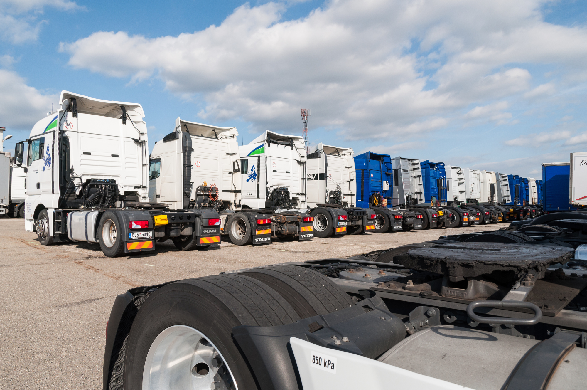 AUTOMARKET TRUCKS s.r.o. - Autobuses SCANIA undefined: foto 1