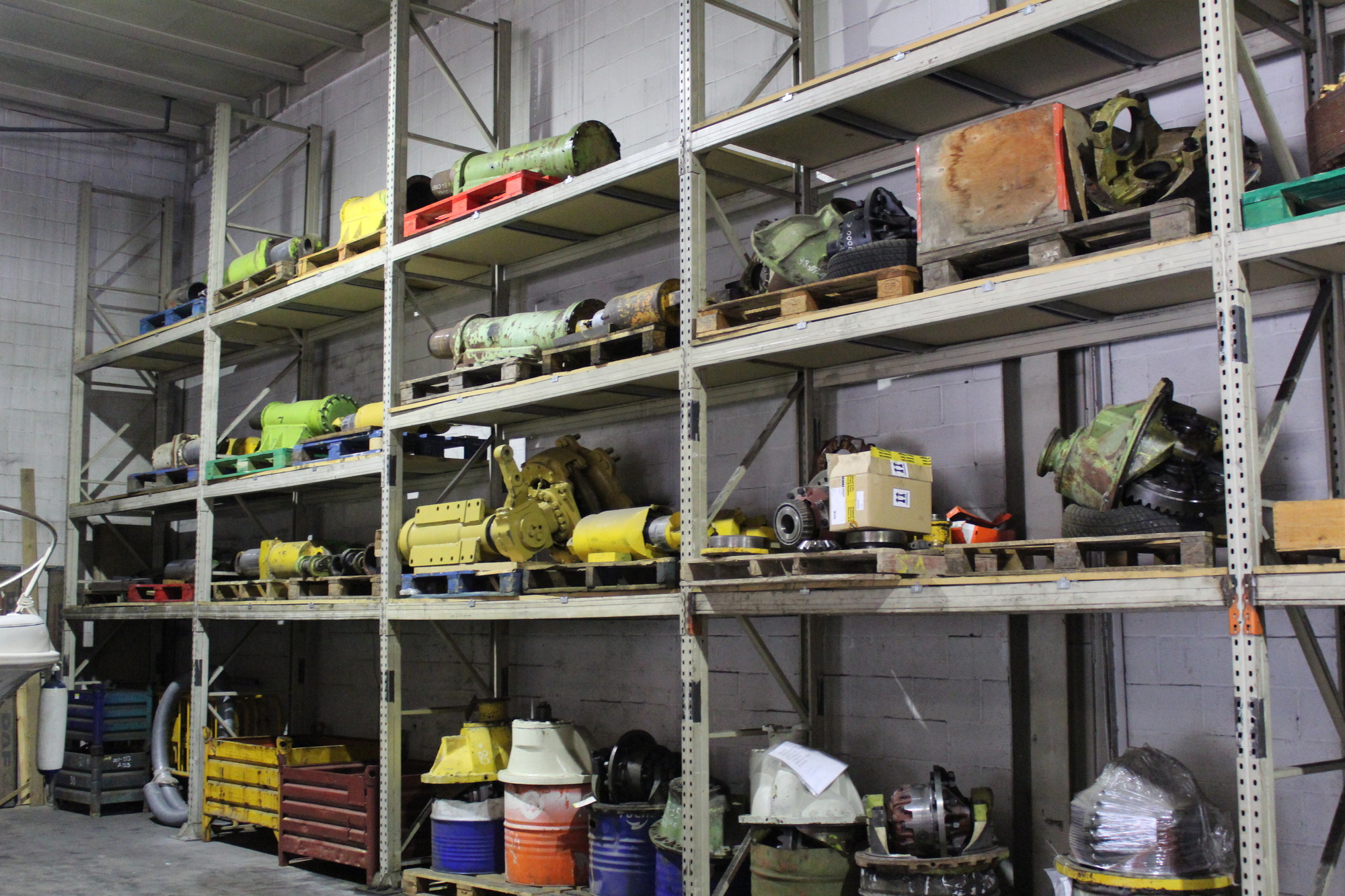 MAQUINARIA HONRADO S.L. - Equipos de manutención LINDE undefined: foto 3