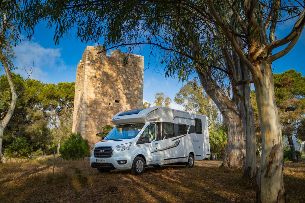 2 AP SPÓŁKA Z OGRANICZONĄ ODPOWIEDZIALNOŚCIĄ - Autocaravanas - nuevo, Euro 6, caja de cambios: manual undefined: foto 1