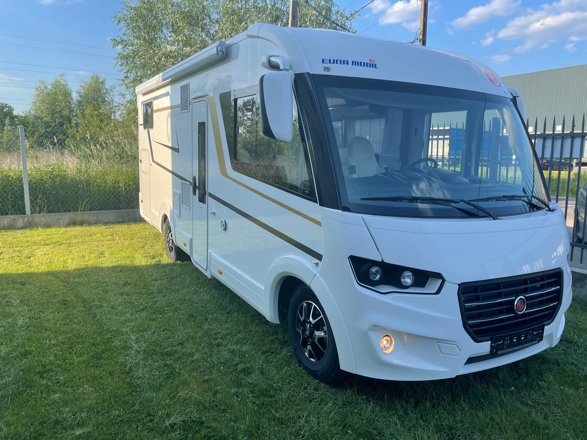 2 AP SPÓŁKA Z OGRANICZONĄ ODPOWIEDZIALNOŚCIĄ - Autocaravanas - nuevo, Euro 6, caja de cambios: manual undefined: foto 3