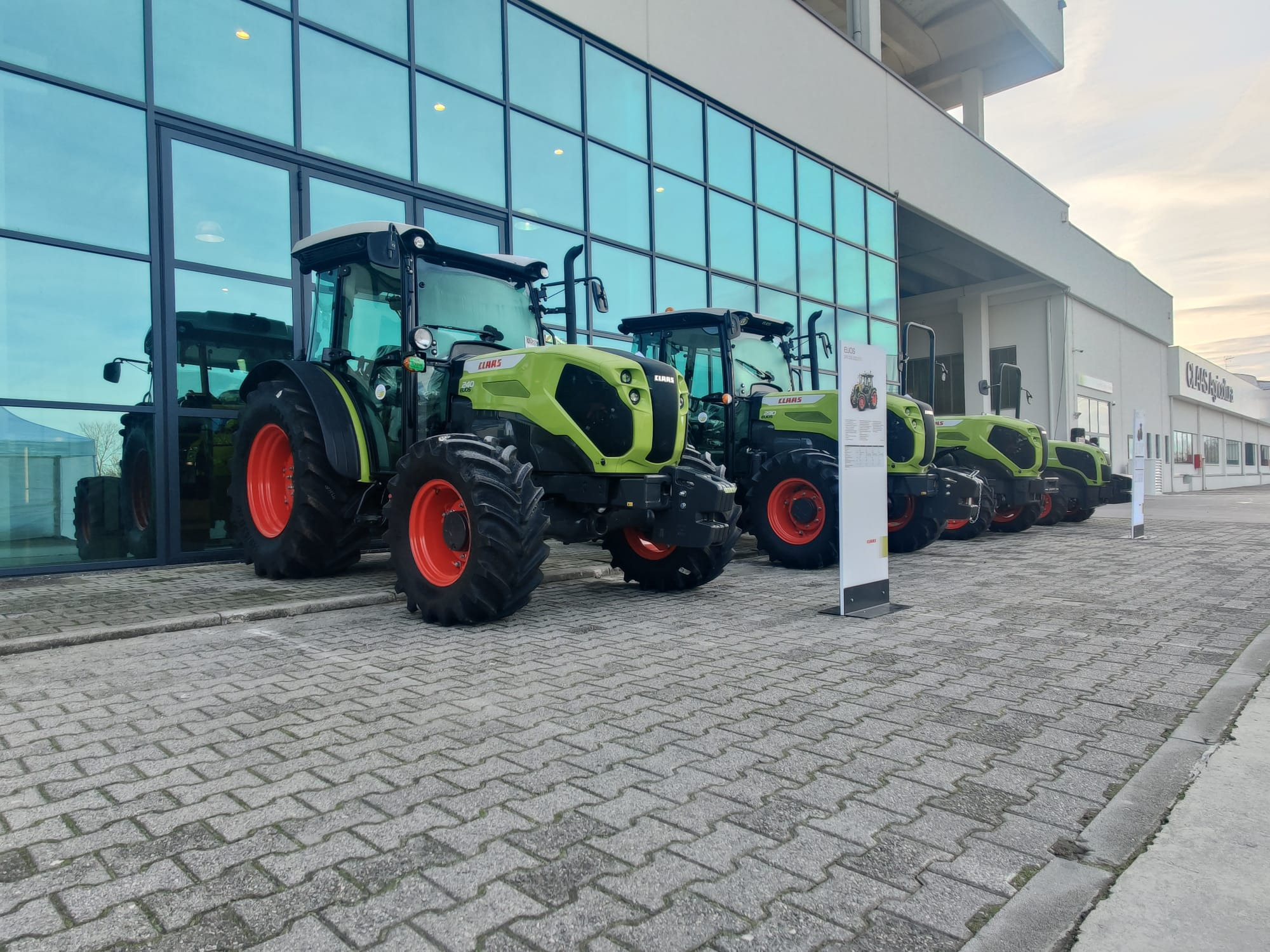 CLAAS Agricoltura S.r.l - anuncios sobre venta undefined: foto 4