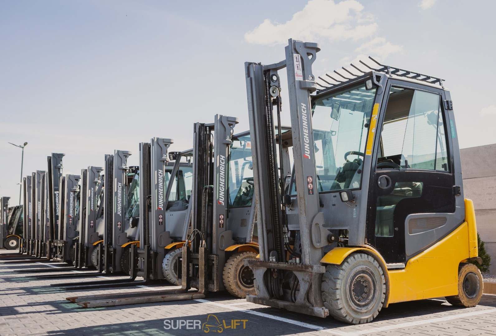 SUPERLIFT - Maquinaria de construcción undefined: foto 15