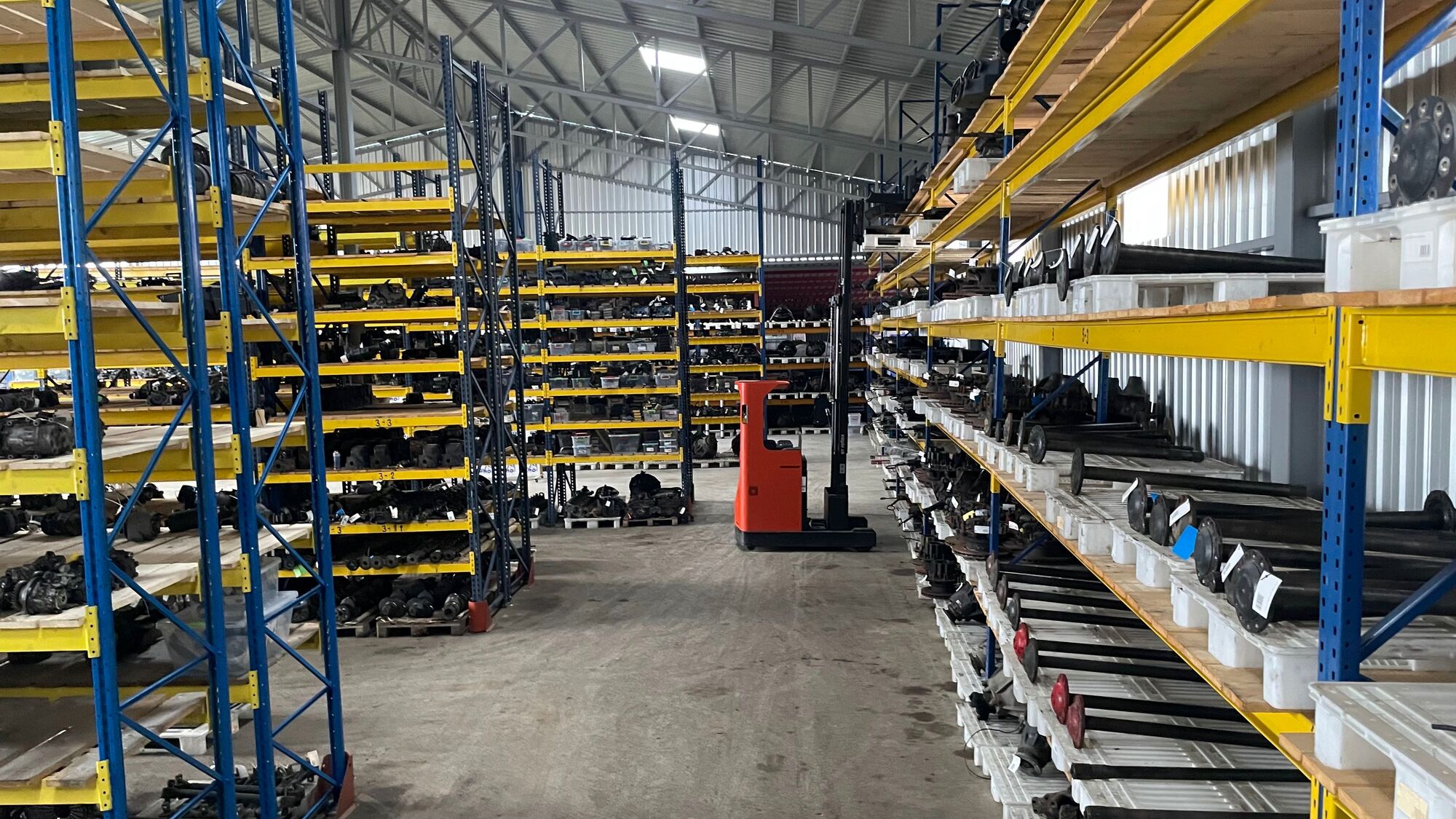 EURO DEZMEMBRARI S.R.L. - Piezas de recambio MERCEDES-BENZ undefined: foto 3