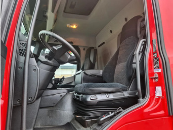 Foto del interior 1: Camión frigorífico Mercedes-Benz Antos 1924