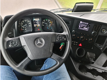 Foto del interior 2: Camión frigorífico Mercedes-Benz Antos 1924