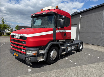 Cabeza tractora SCANIA T124