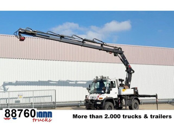 Camión caja abierta UNIMOG U400