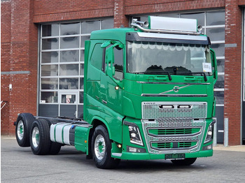 Leasing de Volvo FH 16.750 Lowroof 6x2*4 - Chassis - 4.30 WB - Steering axle - Retarder - Custom interior Volvo FH 16.750 Lowroof 6x2*4 - Chassis - 4.30 WB - Steering axle - Retarder - Custom interior: foto 1