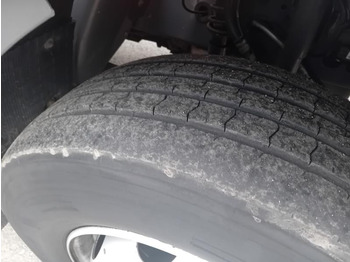 Camión caja cerrada Renault D16: foto 2
