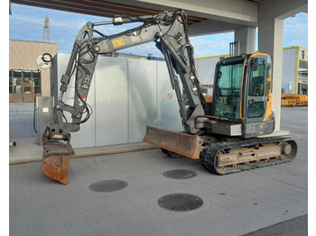 Miniexcavadora VOLVO ECR88D