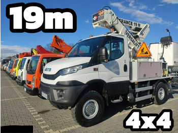 Camión con plataforma elevadora IVECO Daily