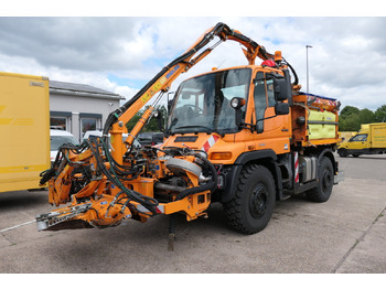 Camión volquete UNIMOG U400