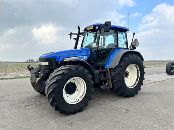 Tractor New Holland TM 155: foto 1
