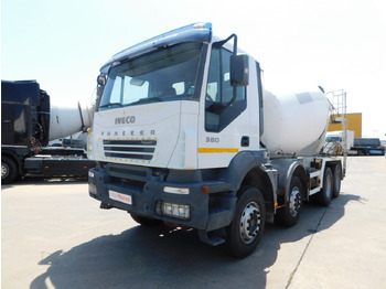 Camión hormigonera IVECO Trakker