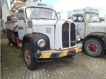 Camión volquete SAURER