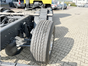 Camión chasis FM 450 6x2 FM 450 6x2, Motorabtrieb, Lenk-/Liftachse: foto 2