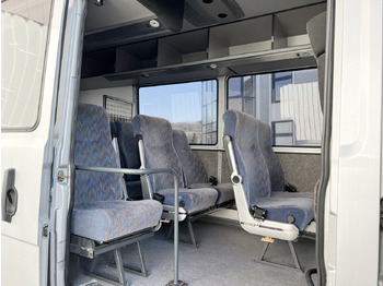 Minibús, Furgoneta de pasajeros Mercedes-Benz 711 D-KA 4x2 711 D-KA 4x2, Standklima, 11-Sitze, 2 x on stock: foto 4