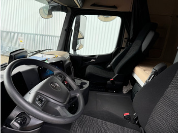 Foto del interior 1: Camión multibasculante nuevo Mercedes-Benz Actros 2645 L 6x4 Actros 2645 L 6x4, MultimediaCockpit, Motorabtrieb, Funk