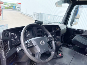 Foto del interior 2: Camión lona Mercedes-Benz Antos 1840 L 4x2 Antos 1840 L 4x2, Aufnahme für Mitnahmestapler