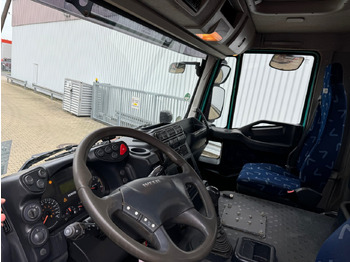 Foto del interior 1: Camión volquete Trakker AD260T45W 6x6 Trakker AD260T45W 6x6, Bordmatik