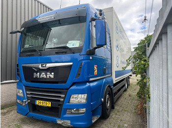 Camión caja cerrada MAN TGX 26.460