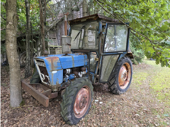 Tractor FORD