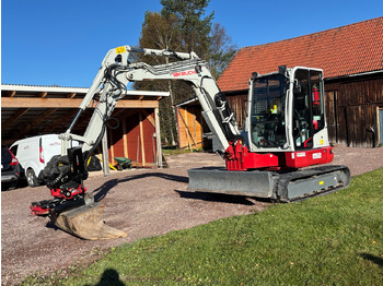 Excavadora TAKEUCHI