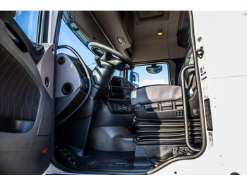 Foto del interior 1: Cabeza tractora DAF XF 450-6X2