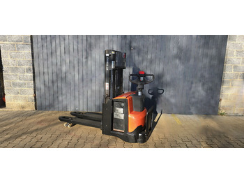 Apilador BT SWE 200 D initilal lift, wstępne podnoszenie wideł: foto 3