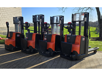 Apilador BT SWE 200 D initilal lift, wstępne podnoszenie wideł: foto 2