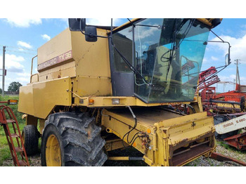 Cosechadora de granos NEW HOLLAND TX36