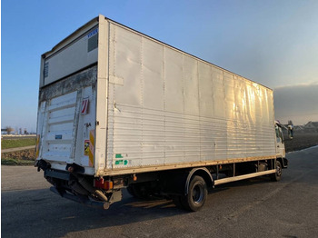 Camión caja cerrada MAN LE 220C a Réparer: foto 4