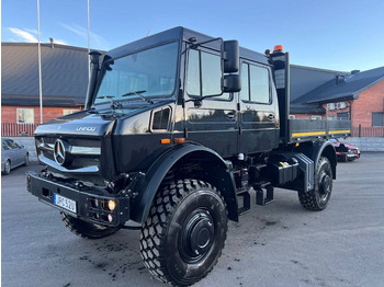 Camión caja abierta UNIMOG