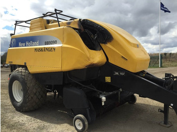 Empacadora de pacas cuadradas New Holland BB9090 Damaged / Skadad: foto 4