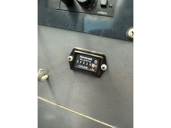 Leasing de  2011 KOBELCO CKE900-1F 2011 KOBELCO CKE900-1F: foto 3