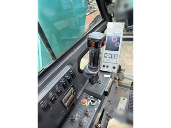 Leasing de  2011 KOBELCO CKE900-1F 2011 KOBELCO CKE900-1F: foto 2