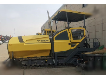 Pavimentadora de asfalto BOMAG