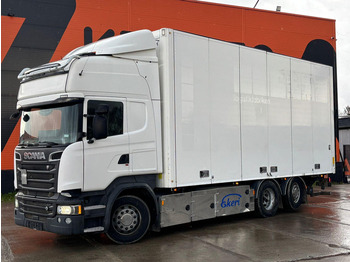 Camión caja cerrada SCANIA R 580
