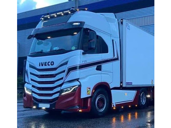 Cabeza tractora Iveco S-WAY AS 440 S: foto 2