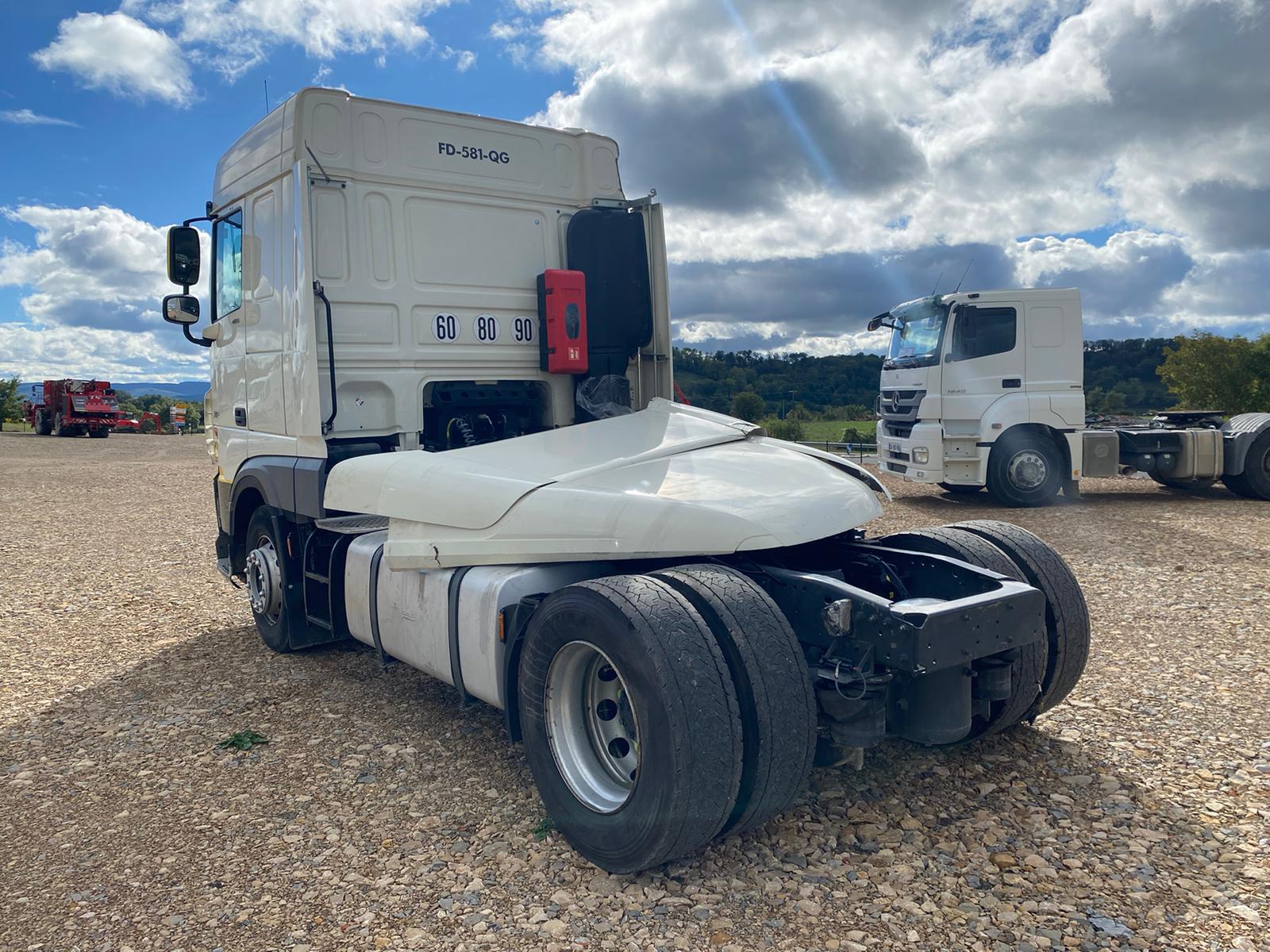 Cabeza tractora DAF XF480: foto 4