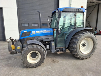 Tractor NEW HOLLAND T4.95