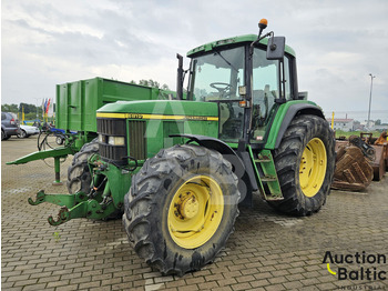 Tractor JOHN DEERE 6810