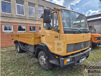 Camión volquete Mercedes-Benz 1117: foto 2